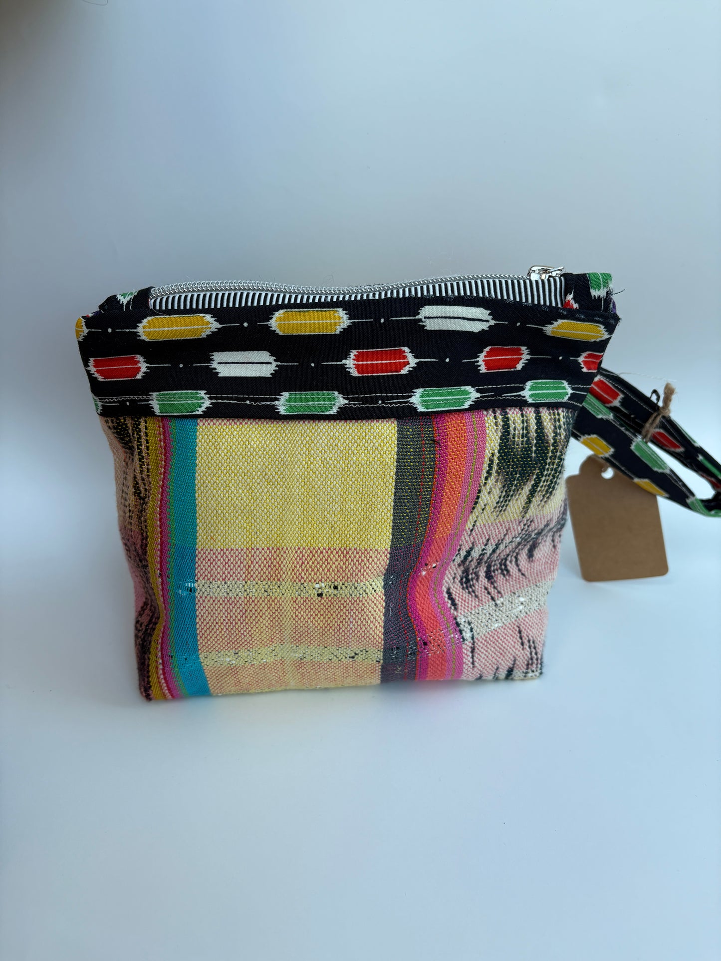 Pyramid shape zipper pouches