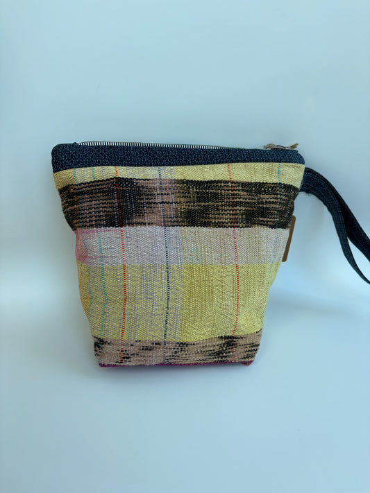 Pyramid shape zipper pouches