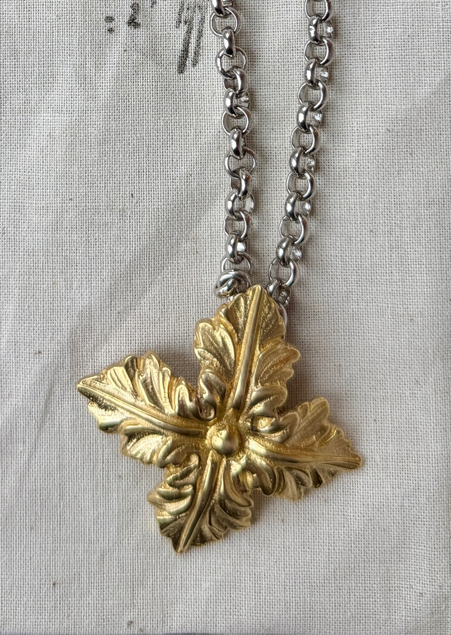 Saint Claude, Jewelry