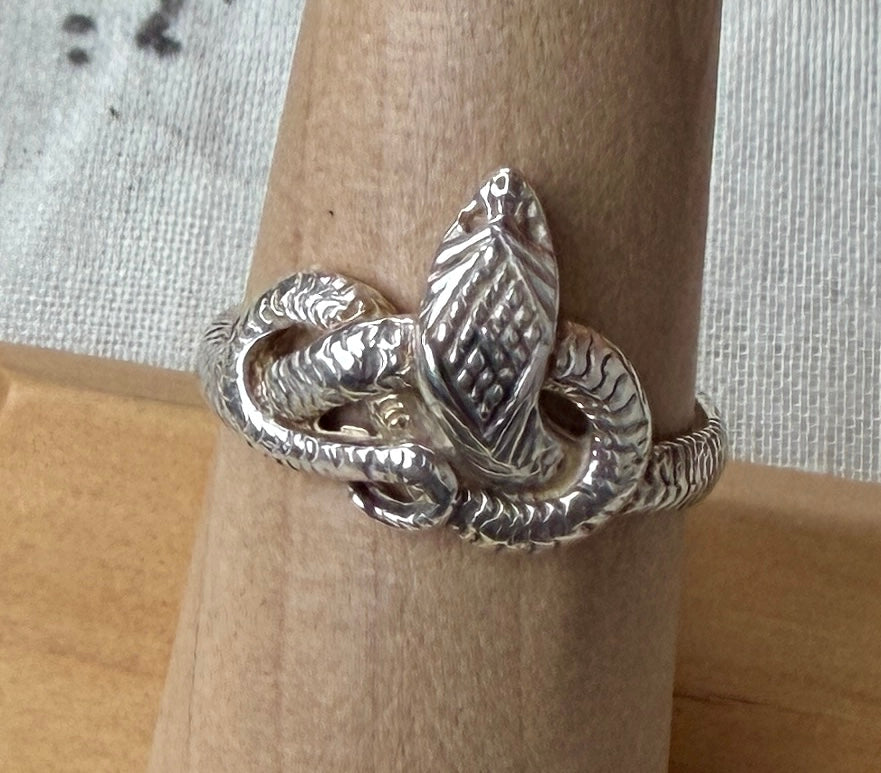 Saint Claude, Jewelry