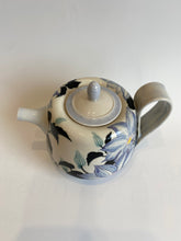 Load image into Gallery viewer, Yoko Sekino-Bove Clematis Teapot
